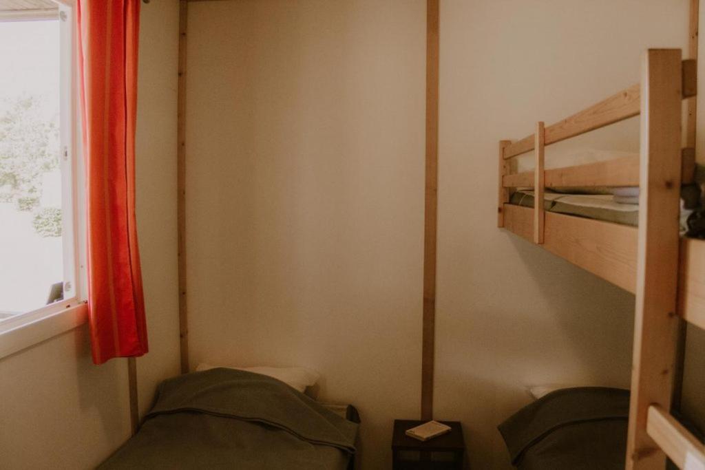 Yvré-lʼÉvêque Onlycamp Le Pont Romain מראה חיצוני תמונה